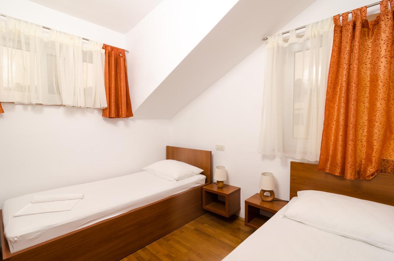 Cocoon Hostel & Apartments Ragusa Esterno foto